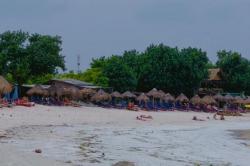Penggusuran Lapak Wisata di Tanjung Aan Memanas, Warga Terancam Kehilangan Pekerjaan<