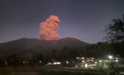 Gunung Marapi Meletus Hari Ini, Muntahkan Abu Vulkanik Setinggi 1 Km