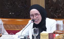 Momen Melly Goeslaw dan Giring Ganesha Berbalas Nyanyi di Raker Komisi X DPR