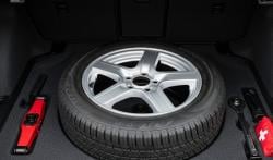 Bukan Ban Cadangan, Mobil Baru Kini Dilengkapi Tire Repair Kit, Bagaimana Cara Pakainya?