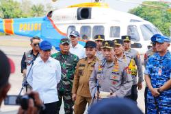 Kapolri Tinjau Karhutla Riau via Udara, Ungkap Titik Api Menurun Drastis