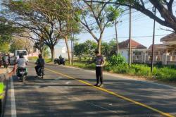 Kecelakaan Beruntun 4 Kendaraan di Sampang, Diawali Mobil Innova Senggol Bus<