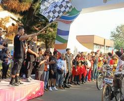 Fornas 2025 NTB, AHY Terkejut Peserta Lansia Kayuh Sepeda dari Lahat ke Lombok<
