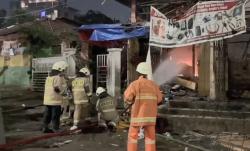 Kebakaran Pasar Taman Puring, 115 Personel Damkar Berjibaku Padamkan Api