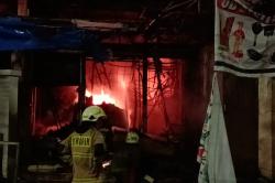 Pasar Taman Puring Kebakaran, Pertokoan Ludes Dilalap Api