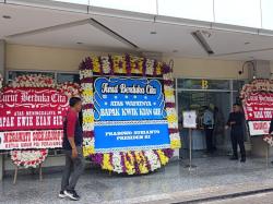 Prabowo hingga Megawati Kirim Karangan Bunga ke Rumah Duka Kwik Kian Gie