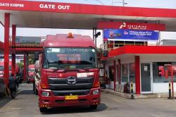 Pertamina Kerahkan 79 Truk Tangki Atasi Kelangkaan BBM di 49 SPBU Bondowoso dan Jember<
