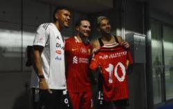 Aura Juara Dunia! Sandy Walsh Bawa Pulang Jersey Alexis Mac Allister usai Yokohama Marinos Vs Liverpool