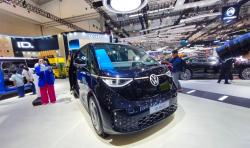 VW ID. BUZZ Business Edition Melantai di GIIAS 2025, Kursi Dilengkapi Fitur Pijat dan Pengatur Suhu
