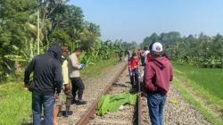 Tragis! Lansia Tewas Ditabrak Kereta Api Pangrango di Sukabumi saat Berjalan di Pinggir Rel<