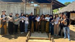 Digitalisasi UMKM, MNC University dan Tim Ekraf KKN Tematik Bantu Perajin Bikin Video Promosi<