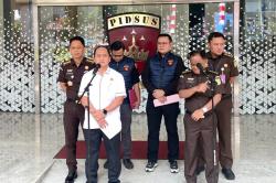 Tak Hanya Sita Mobil, Kejagung Telusuri Aset Riza Chalid di Luar Negeri