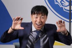 Shin Tae-yong Pimpin Latihan Ulsan HD, Janji Bawa Klub Bangkit dari Paceklik Kemenangan