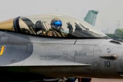 Persiapan Pesawat Tempur F-16 dan T-50i TNI AU Gladi Upacara Kehormatan Militer