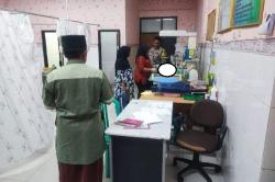 Heboh Bayi Perempuan Ditemukan di Teras Rumah Warga Serang, Kondisinya Masih Hidup<