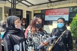 Arisan Bodong Rp7 Miliar, Emak-Emak Laporkan Kakak Adik Diduga Penipu ke Polres Malang<