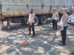 Kecelakaan Maut di Bandung, Pengendara Motor Tewas usai Tabrak Mobil<