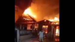 Kebakaran Hebat di Kawasan Padat Penduduk Asahan, 2 Rumah  Ludes Terbakar<