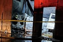 Kebakaran Gudang Distributor Makanan di Sukoharjo, 6 Mobil Hangus Dilalap Api<