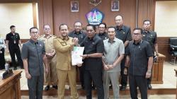 Ketua DPRD Badung Terima Dokumen Ranperda RPJMD 2025-2029<
