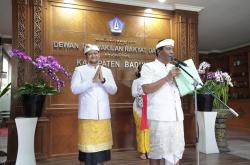Ketua DPRD bersama Wakil Bupati Resmikan Galeri UMKM Badung