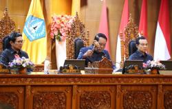 Rapat Paripurna DPRD Badung, Bupati Adi Arnawa Sampaikan Tiga Ranperda<