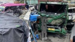 Kecelakaan Beruntun di Tol Semarang, Truk Trailer Diduga Rem Blong Tabrak 5 Kendaraan<