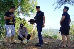 Penggerebekan Judi Sabung di Sampang, Pelaku Kabur Tinggalkan Ayam Luka Parah<