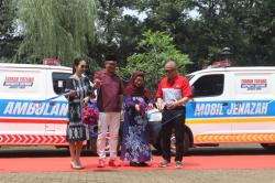 Penyerahan Bantuan Ambulans dan Mobil Jenazah untuk Kemanusiaan