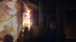 Kebakaran Hebat di Gowa, Rumah dan Tempat Pembuatan Mebel Hangus<