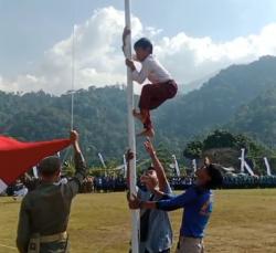 Kronologi Siswa SD di Lampung Panjat Tiang Bendera demi Kibarkan Merah Putih<