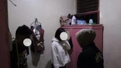 10 Pria dan Wanita Ditangkap di Padang, sedang Minum Miras hingga Berduaan di Kamar Kos<