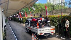 Penampakan 2 Motor Ducati Hasil OTT Wamenaker Noel Ebenezer saat Tiba di Gedung KPK