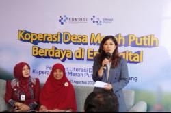 Dukung Infrastruktur Digital, Menkomdigi Meutya Bagikan Laptop untuk 15 Koperasi Merah Putih di Malang