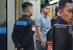 Oknum Brimob Diduga Ikut Keroyok 8 Wartawan saat Liput Penyegelan Pabrik di Serang<