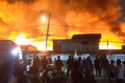 Kebakaran Pasar Pejuang Pratama Bekasi, Api Berkobar Hebat