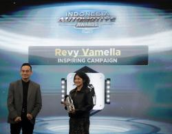 Revy Vamella Raih Dua Penghargaan di Indonesia Automotive Awards 2025<