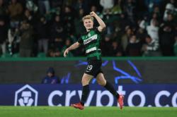 Drama Bursa Transfer AC Milan: Conrad Harder Hampir Didapat, Boniface Batal