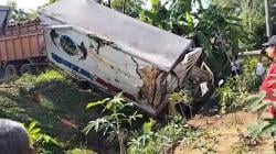 Truk Boks Bermuatan Ikan Terjun ke Siring di Mesuji, Sopir Tewas Terjepit Kabin<