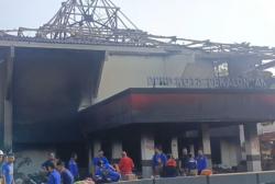 Kompleks Pemkot Pekalongan Hangus Dibakar Massa, Wali Kota Bingung Ngantor di Mana