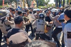 Demo Ricuh Mahasiswa di Sampang, Polisi Tangkap 1 Orang Diduga Provokator<