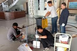 Gedung DPRD Kota Cirebon Dibersihkan usai Demo Ricuh, Damkar Siaga di Balai Kota<