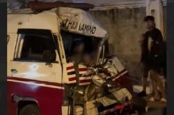 Kecelakaan Ambulans Tabrak Truk di Kotabumi Lampung Utara, Penumpang Patah Kaki<