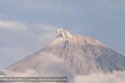 Gunung Marapi Erupsi Hari Ini, Kolom Abu Capai 1 Km di Atas Puncak