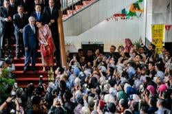 Banjir Air Mata! Lagu Bahasa Kalbu hingga Karena Cinta Lepas Sri Mulyani dari Kemenkeu