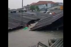 Banjir Bandang di Denpasar Bali, 2 Ruko Ambruk dan 4 Orang Hilang Terseret Arus<