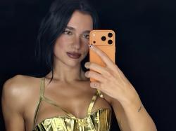 Viral Dua Lipa Jadi Artis Pertama Pemilik iPhone 17 Pro, Ini Faktanya!    