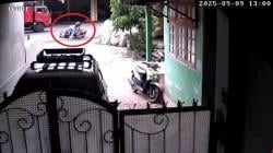 Detik-Detik Pemotor Jatuh akibat Ceceran Solar dari Truk yang Melintas di Jalan Terekam CCTV<