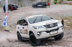 300 Komunitas Toyota Fortuner Touring Taklukkan Jalan Off Road Bukit Aslan Lampung