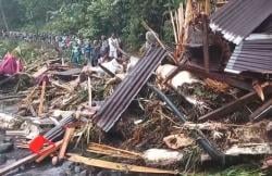 Bantuan Banjir Bandang Nagekeo Disalurkan, Status Tanggap Darurat hingga 30 September<